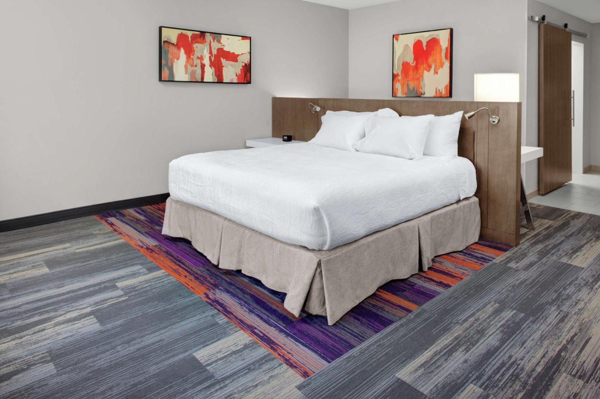 Hilton Garden Charlotte Waverly Hotel 3*